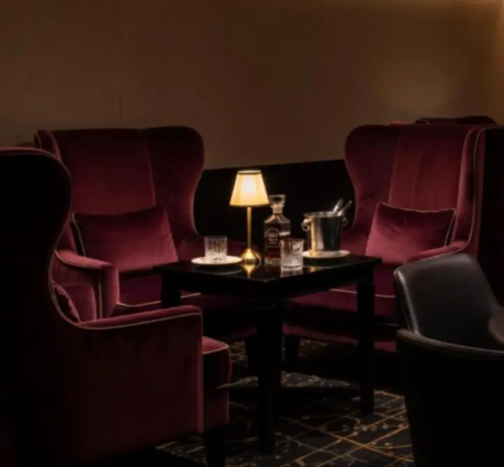 Exkluzív VIP-lounge és prémium felszolgálás a Career Step Guide-ben